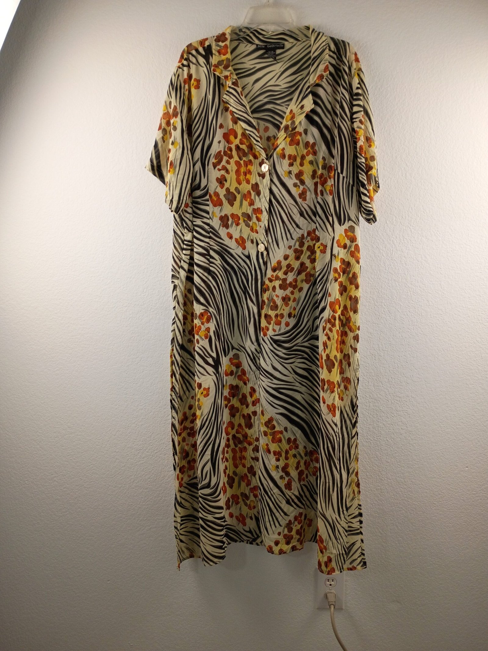 Mlle Gabrielle VTG Plus Size 22 Zebra Floral Side Split Button Up Cardigan - Image 3