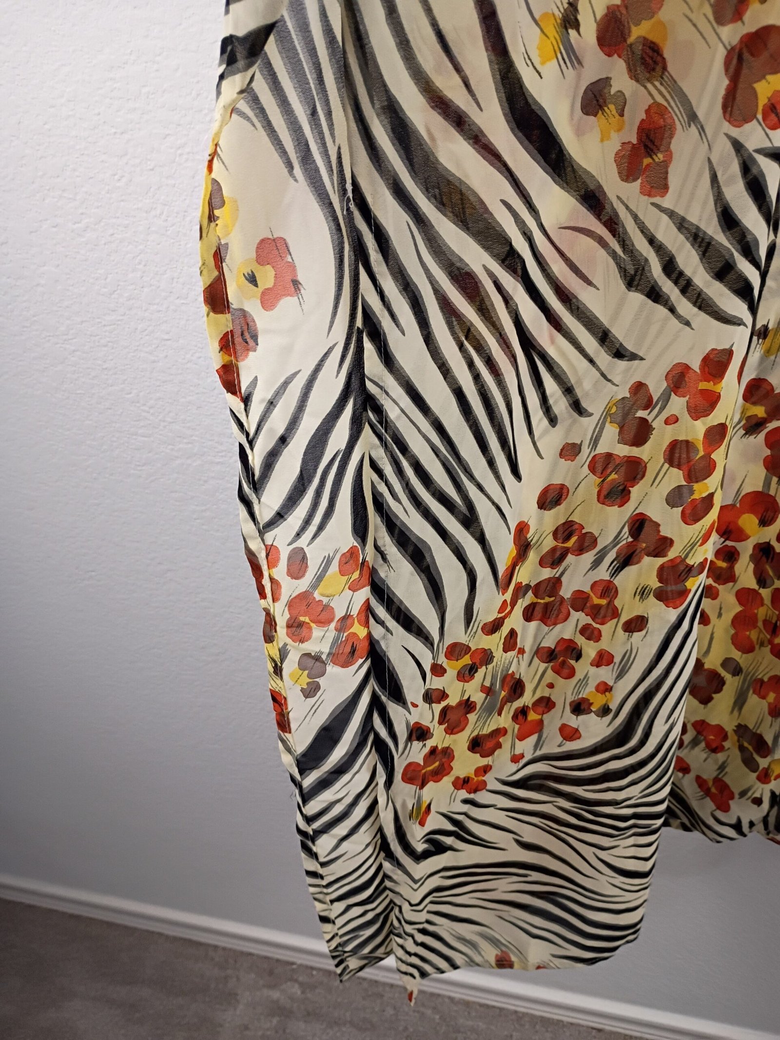 Mlle Gabrielle VTG Plus Size 22 Zebra Floral Side Split Button Up Cardigan - Image 2