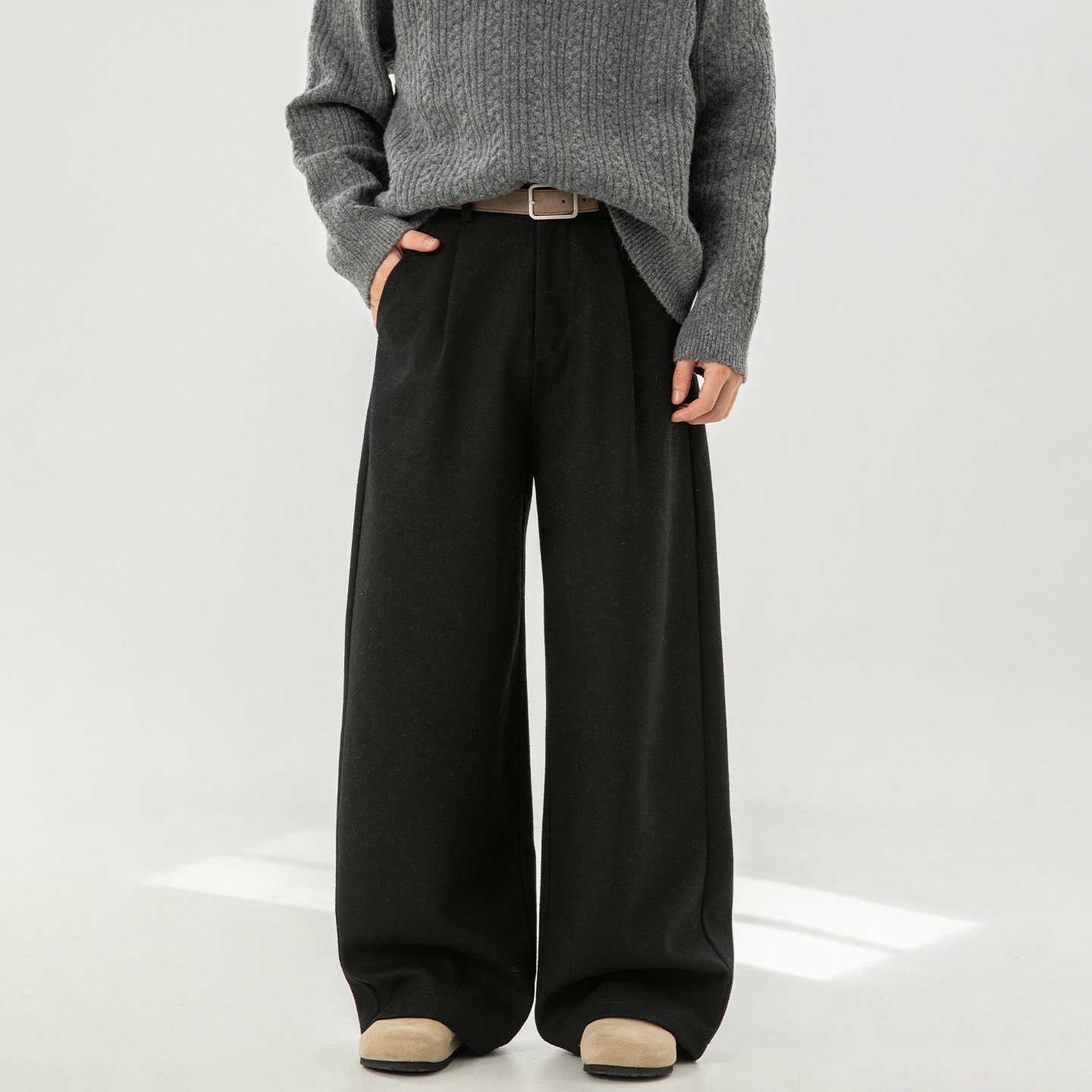 Men's Urban Wool-Blend Relaxed Pleated Trousers - Image 2