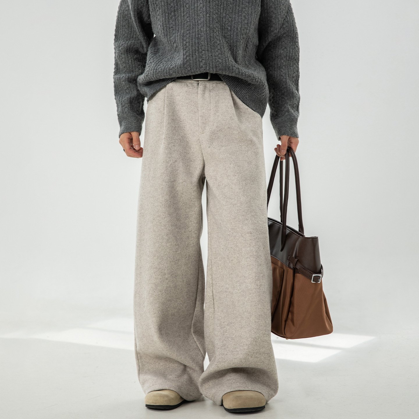 Men's Urban Wool-Blend Relaxed Pleated Trousers - Image 4